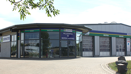Fünf Euromaster-Franchise-Partner verlängern langjährige Verträge